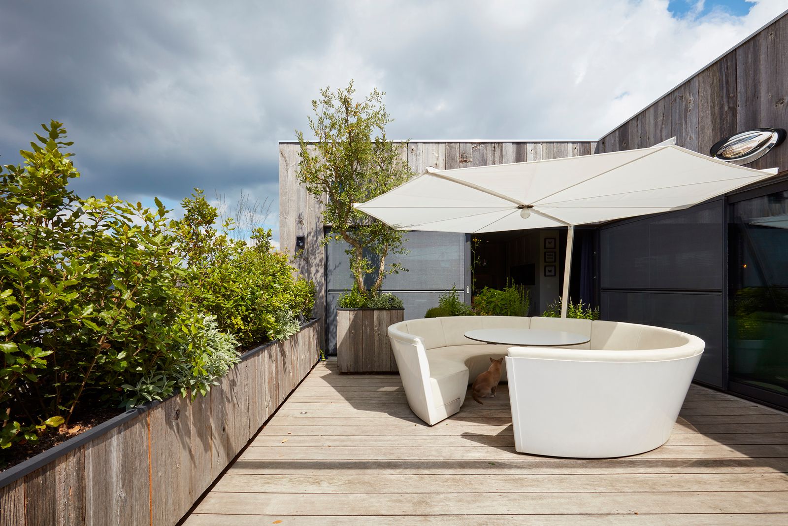 Une terrasse de toit chaleureuse et douillette