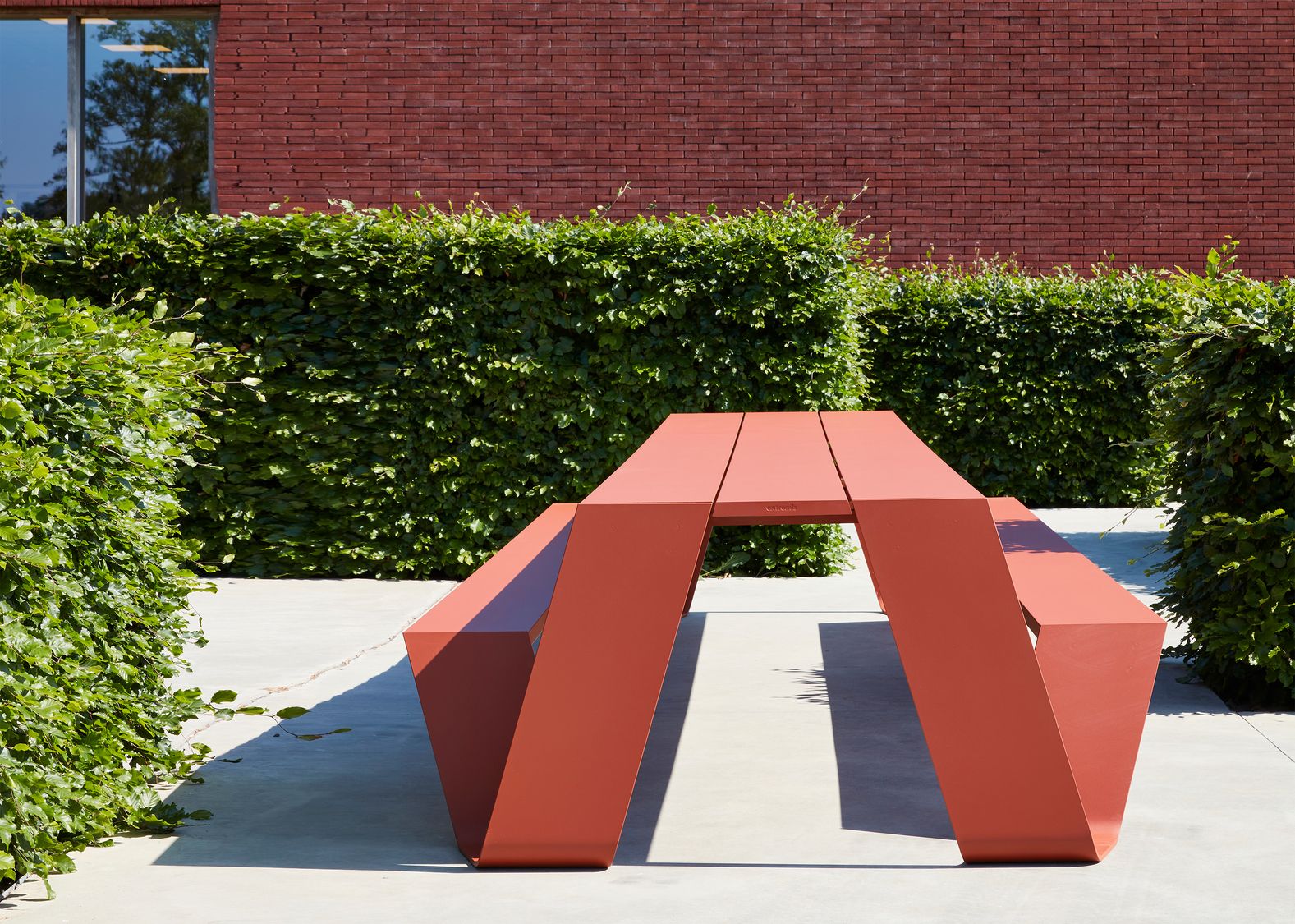 Vibrant outdoor table