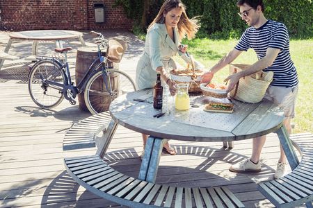 Proosten op een plezante picknick!